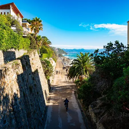 Apartament Terrace - Beaches 500m - Hiperwifi - Smart Tv Varazze